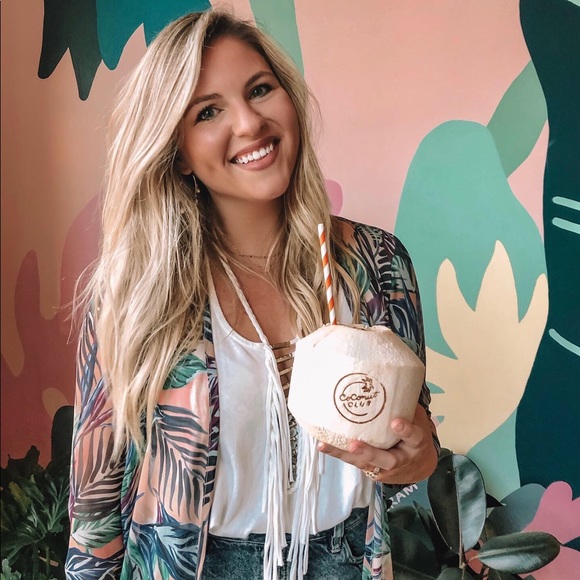 ✨ Meet Your Posh Ambassador + Suggested User Trish - Picture 3 of 8